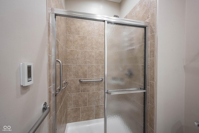 6586 Quail Run, Fishers, IN 46038 - bathroom with a tile shower