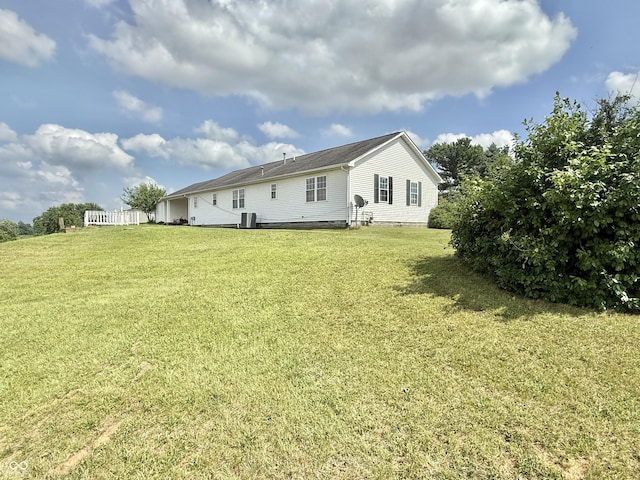1687 Killion Ave, Seymour, IN 47274 - back of house featuring a yard