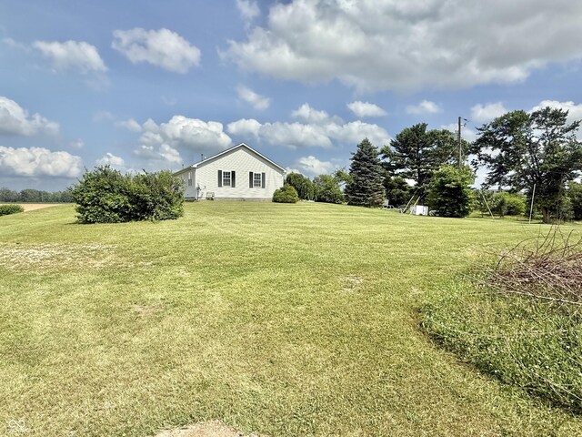 1687 Killion Ave, Seymour, IN 47274 - view of grassy yard