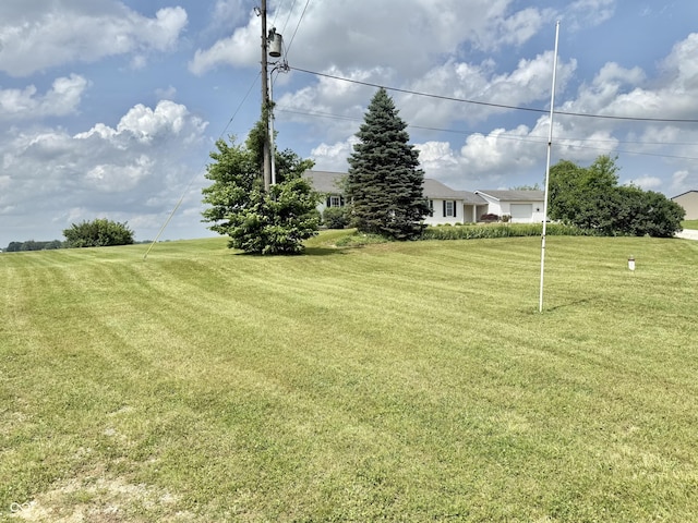 1687 Killion Ave, Seymour, IN 47274 - view of green lawn