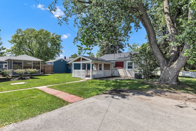 917 W Busby St, Lebanon, IN 46052 - ranch-style house with covered porch