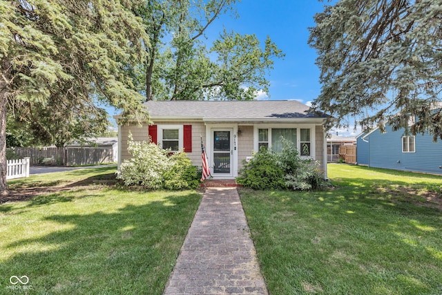 917 W Busby St, Lebanon, IN 46052 - view of front of home featuring a shingled roof