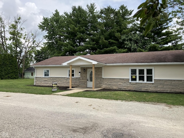 321 S 23rd St, Elwood, IN 46036 - photo 2