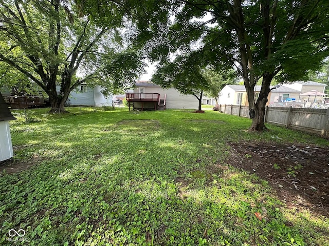 10316 Woodhaven Cir, Indianapolis, IN 46229 - view of yard featuring a deck