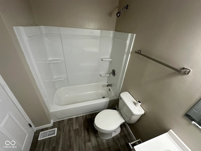 10316 Woodhaven Cir, Indianapolis, IN 46229 - full bath featuring wood finished floors and shower / bathtub combination