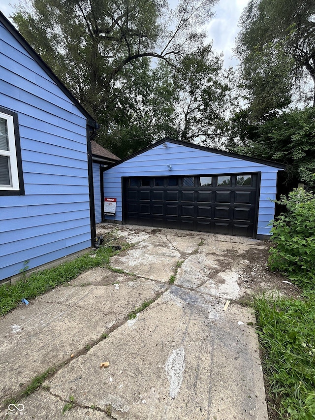 3201 W 22nd St, Indianapolis, IN 46222 - view of detached garage