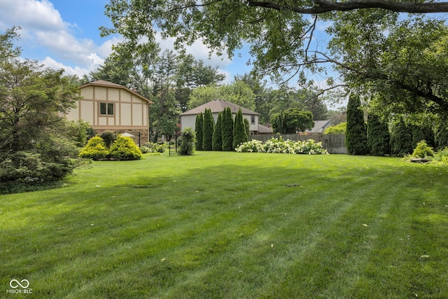 8525 Winding Ridge Rd, Indianapolis, IN 46217 - view of yard