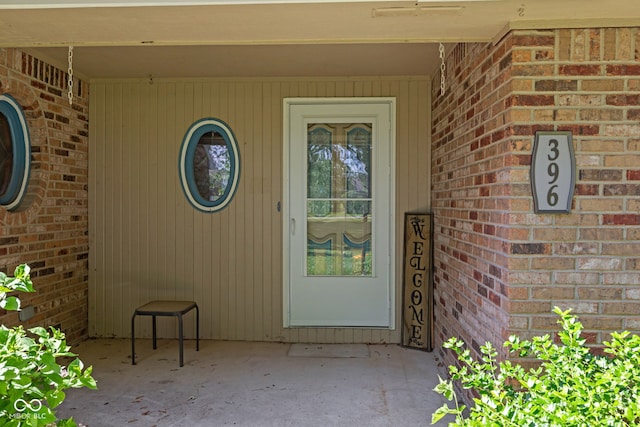 396 W 500 S, Anderson, IN 46013 - property entrance featuring brick siding