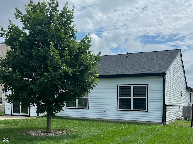 4726 Deacon Ln, Indianapolis, IN 46237 - back of property featuring a shingled roof