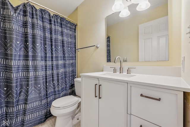 8158 Shorewalk Dr Unit F, Indianapolis, IN 46236 - full bath featuring vanity, a chandelier, and a shower with shower curtain