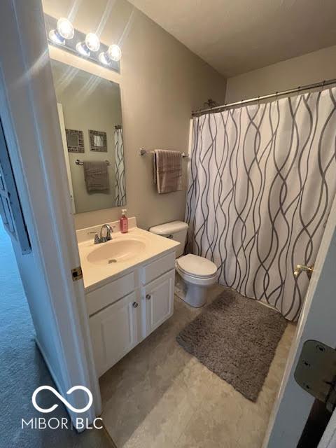 2231 Abbey St, Brownsburg, IN 46112 - bathroom with vanity and toilet