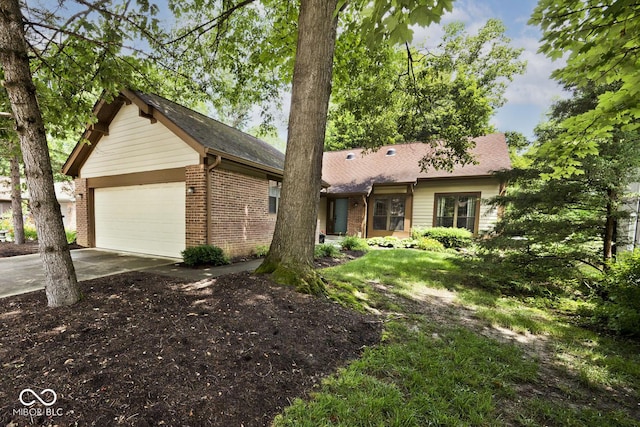 5240 Windridge Dr, Indianapolis, IN 46226 - photo 1