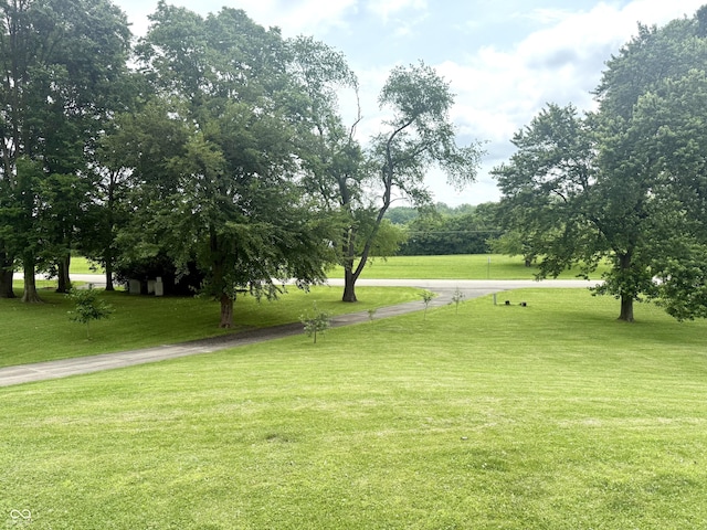 2615 Alexandria Pike, Anderson, IN 46012 - surrounding community featuring a lawn