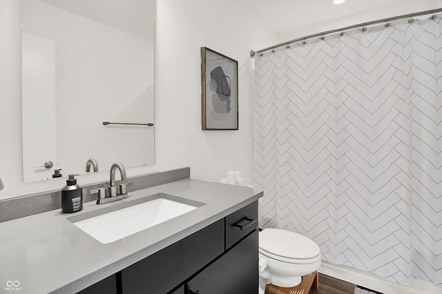 2720 Guilford Ave, Indianapolis, IN 46205 - bathroom featuring vanity and a shower with shower curtain