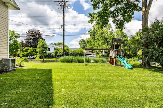 4904 N Washington Blvd, Indianapolis, IN 46205 - view of yard featuring a playground