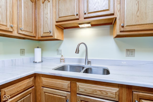7911 Bentley Commons Dr, Indianapolis, IN 46259 - kitchen with light countertops and light brown cabinetry