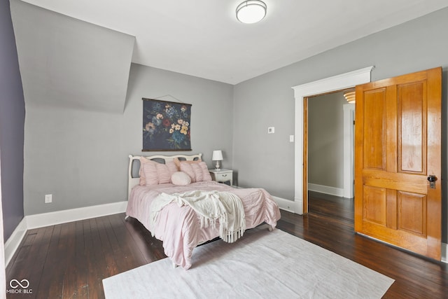 211 N County Line Rd, In, IN 47272 - bedroom featuring baseboards and hardwood / wood-style floors