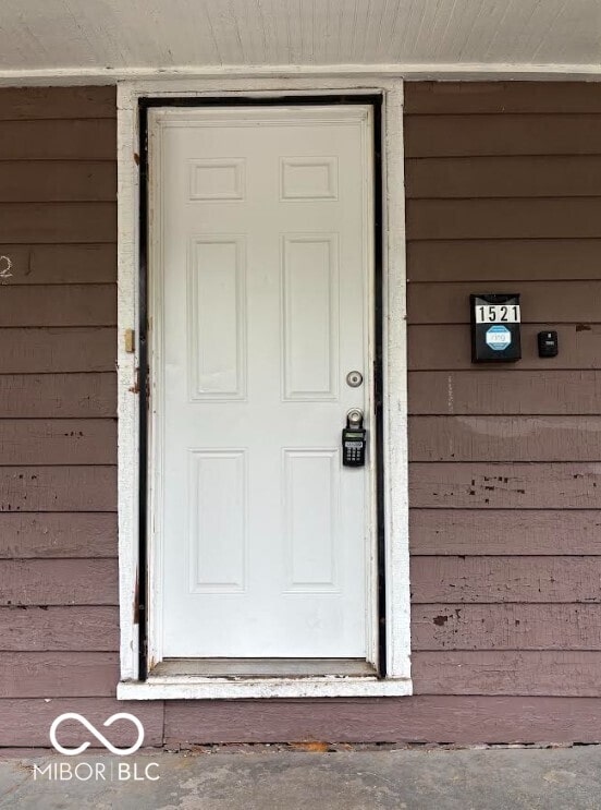 1521 N Tacoma Ave, Indianapolis, IN 46201 - doorway to property