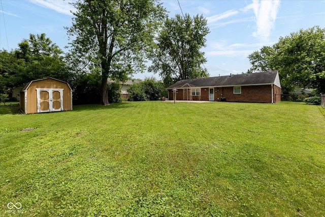 220 E Tilden Dr, Brownsburg, IN 46112 - view of yard with a storage shed