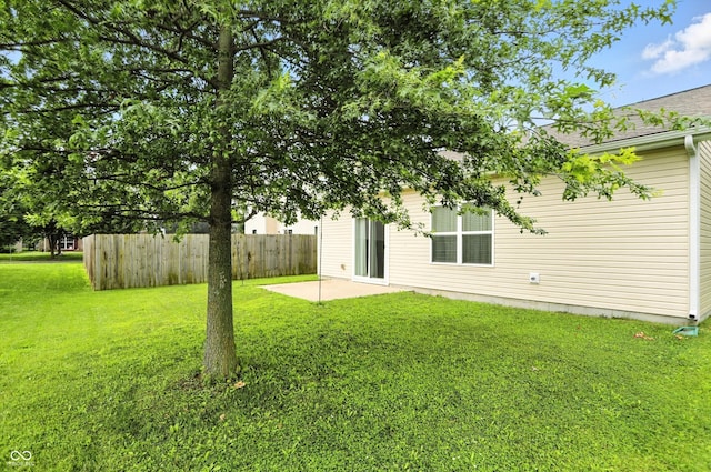 2253 Bridlewood Dr, Franklin, IN 46131 - view of yard featuring a patio area