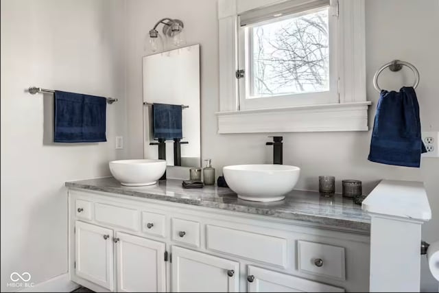213 E 15th St, Indianapolis, IN 46202 - bathroom with double vanity