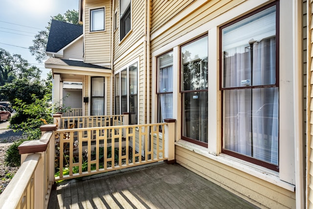 213 E 15th St, Indianapolis, IN 46202 - view of wooden deck