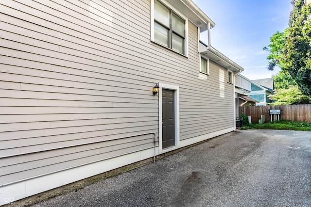 213 E 15th St, Indianapolis, IN 46202 - view of side of property with a patio