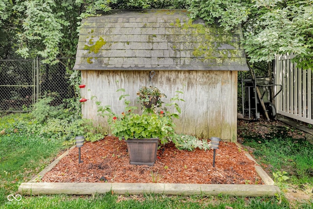 6439 Bower Dr, Indianapolis, IN 46241 - view of shed
