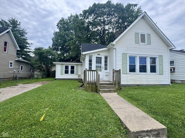 1013 E Pike St, Crawfordsville, IN 47933 - view of bungalow
