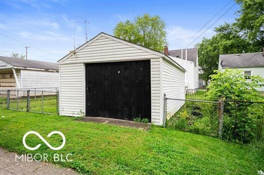 2410 S Ebright St, Muncie, IN 47302 - view of detached garage