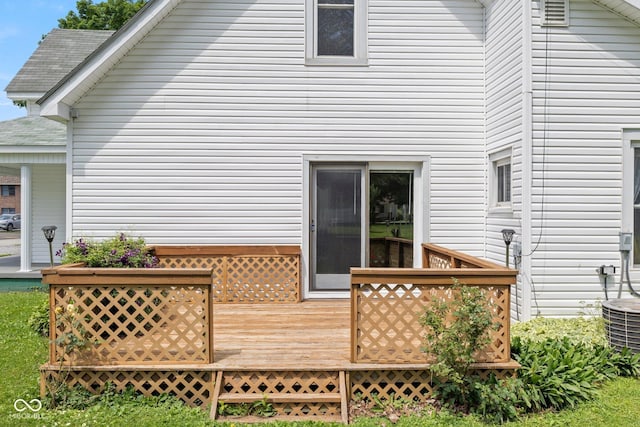 206 E Franklin St, Roachdale, IN 46172 - rear view of property featuring a deck