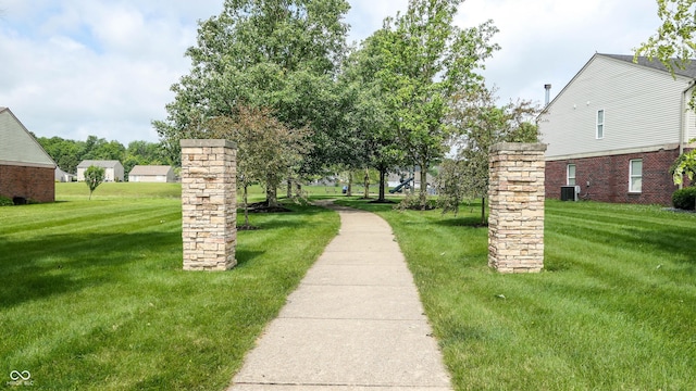 6816 Minnow Dr, Indianapolis, IN 46237 - surrounding community featuring a yard