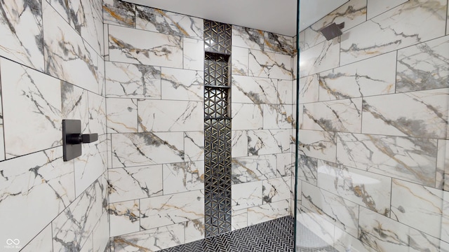 1809 S H St, Elwood, IN 46036 - full bath with a tile shower