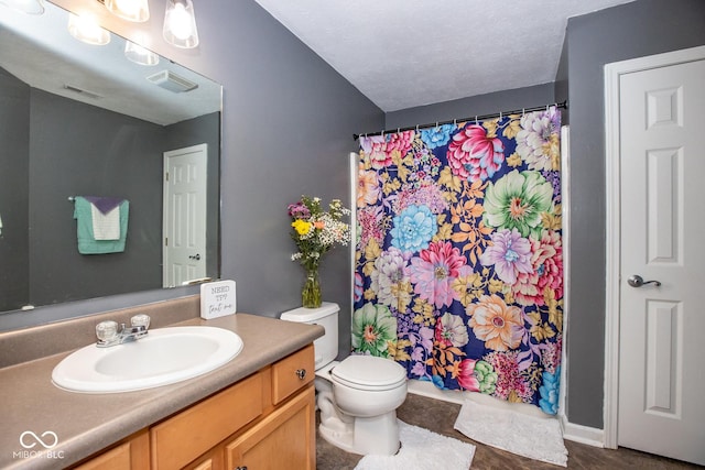 6532 Amherst Way, Zionsville, IN 46077 - full bath featuring vanity and a shower with shower curtain