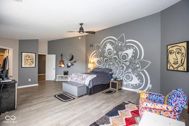 6532 Amherst Way, Zionsville, IN 46077 - bedroom with wood finished floors and a ceiling fan