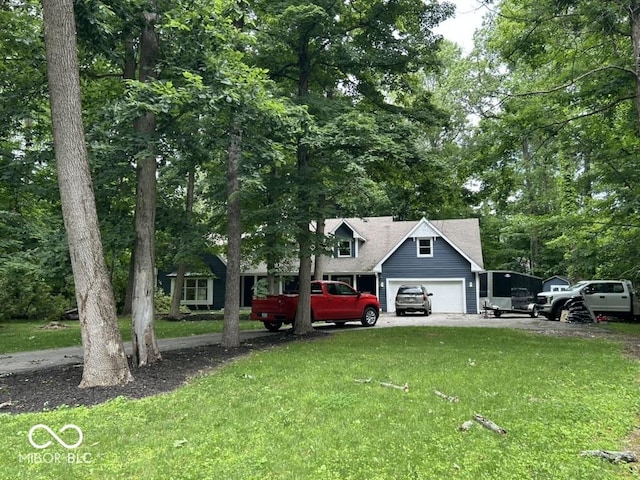 8407 Campbell Ct, Mooresville, IN 46158 - view of front of property featuring a garage and a front lawn