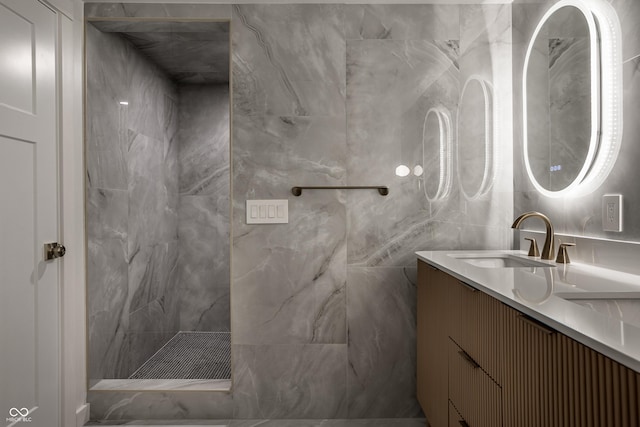 4245 Norwaldo Ave, Indianapolis, IN 46205 - full bathroom featuring vanity and tiled shower