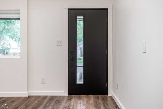 4245 Norwaldo Ave, Indianapolis, IN 46205 - foyer entrance featuring wood finished floors and baseboards