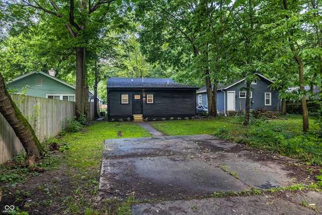 4245 Norwaldo Ave, Indianapolis, IN 46205 - view of yard with entry steps
