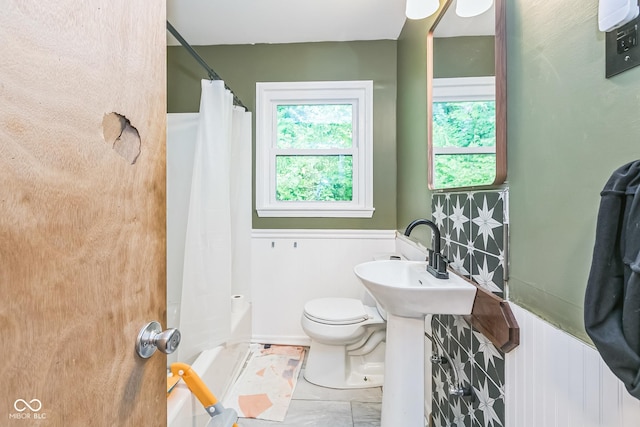 8783 State Road 56, Aurora, IN 47001 - full bathroom with toilet and shower / tub combo