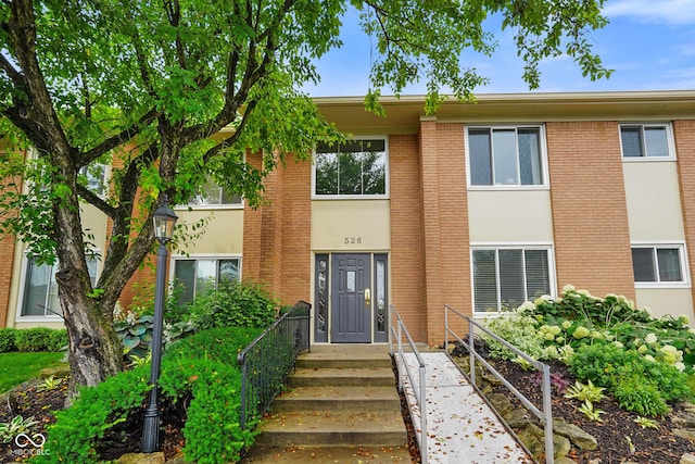 526 W Hunters Dr Unit C, Carmel, IN 46032 - view of property with stucco siding