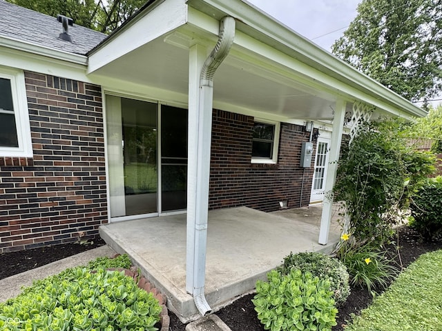 1400 Evelyn Ln, Anderson, IN 46017 - view of patio / terrace