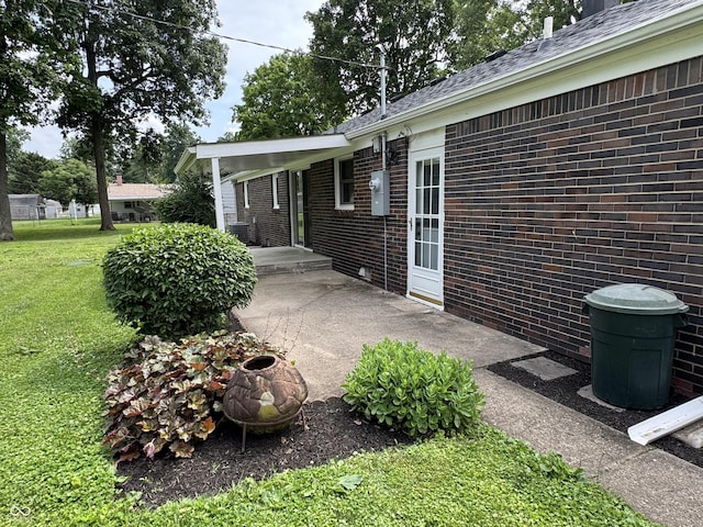 1400 Evelyn Ln, Anderson, IN 46017 - view of patio / terrace