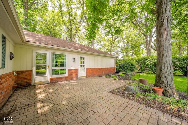 2613 W Queensbury Rd, Muncie, IN 47304 - view of patio