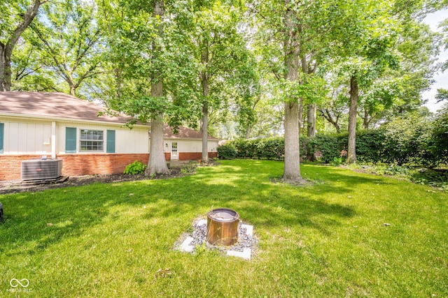 2613 W Queensbury Rd, Muncie, IN 47304 - view of green lawn
