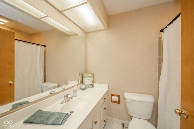 2613 W Queensbury Rd, Muncie, IN 47304 - full bath featuring vanity and tile patterned floors