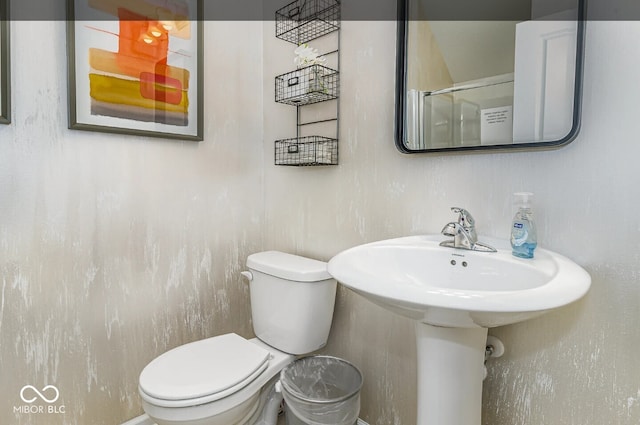 3933 Wren Dr, Brownsburg, IN 46112 - full bath featuring toilet and a shower