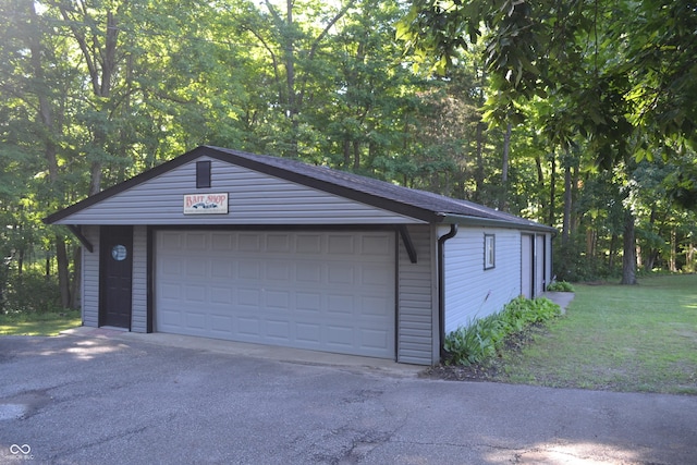 704 S Rockfield Rd, Veedersburg, IN 47987 - view of detached garage