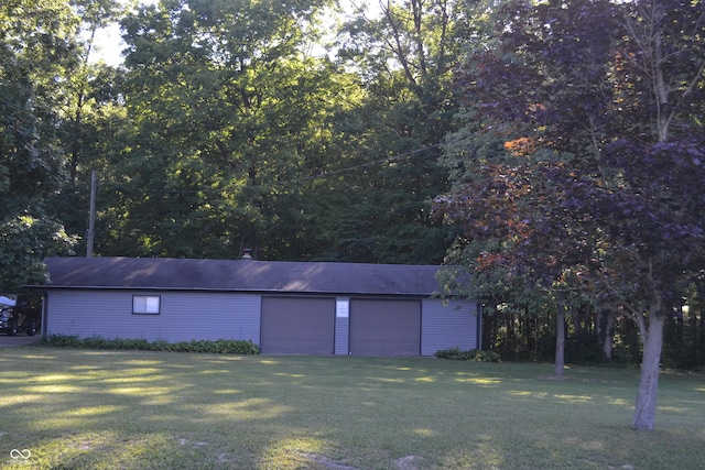 704 S Rockfield Rd, Veedersburg, IN 47987 - view of garage