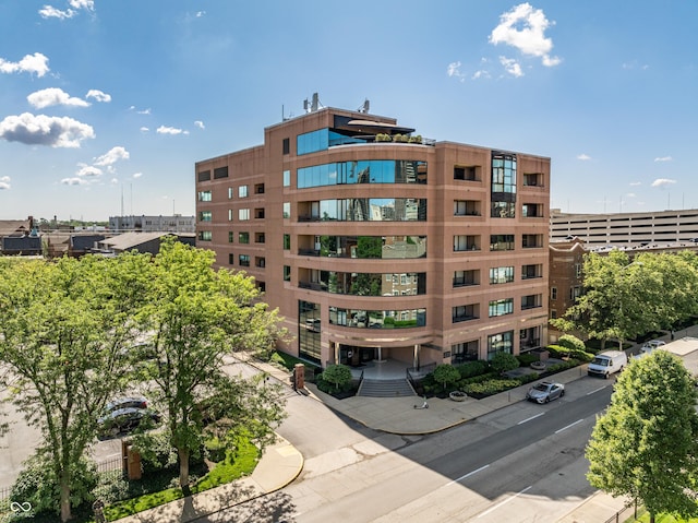 225 N New Jersey St Unit 52, Indianapolis, IN 46204 - view of apartment building / complex